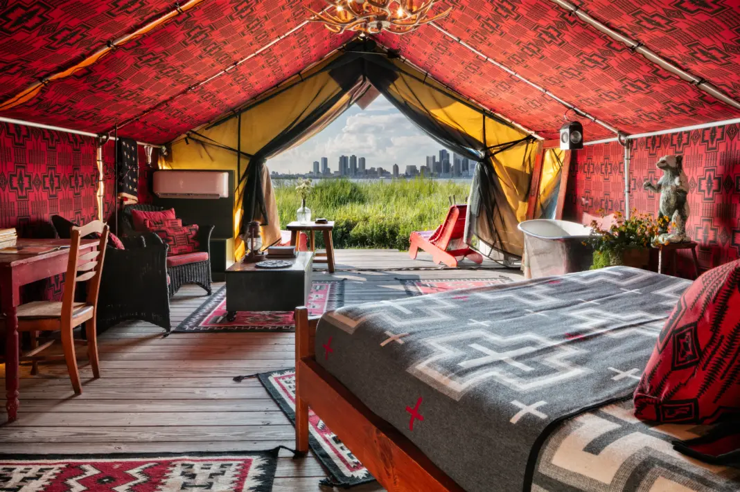 NYC’s Newest Glamping Stay Is Dressed Like the Wild West NYC’s Newest Glamping Stay Is Dressed Like the Wild West