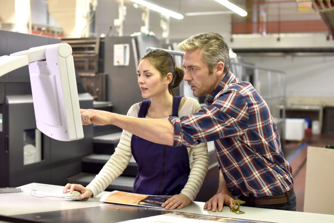 How to set up an apprenticeship scheme at your small business image