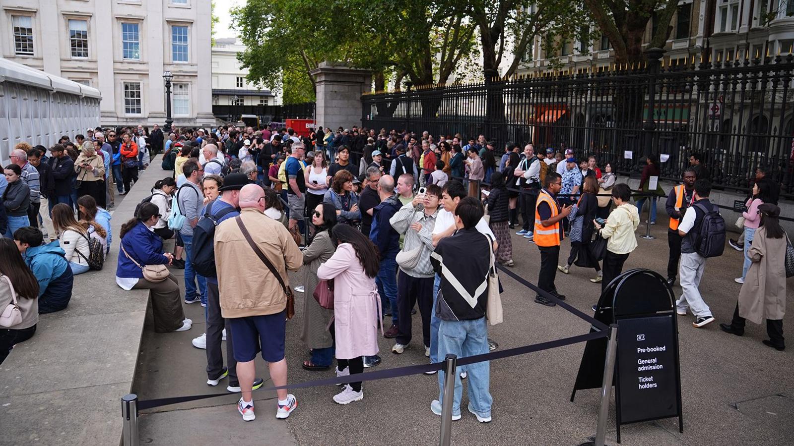 People queuing outside the British Museum