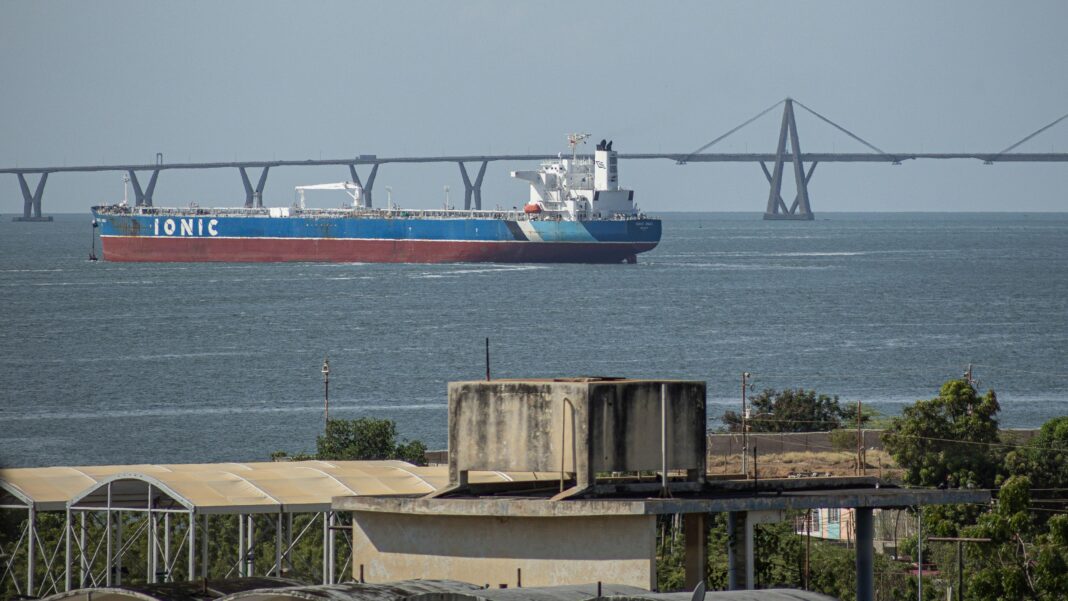 Remarkable US oil deal puzzles analysts – and angers many Venezuelans Remarkable US oil deal puzzles analysts – and angers many Venezuelans