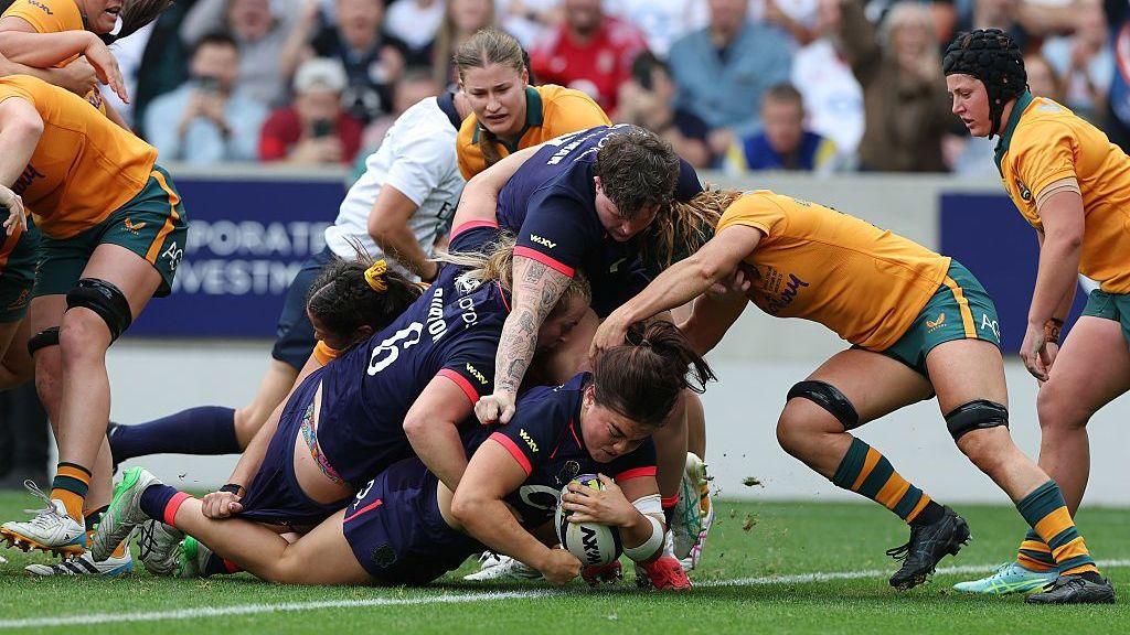 Bryony Field scores a try