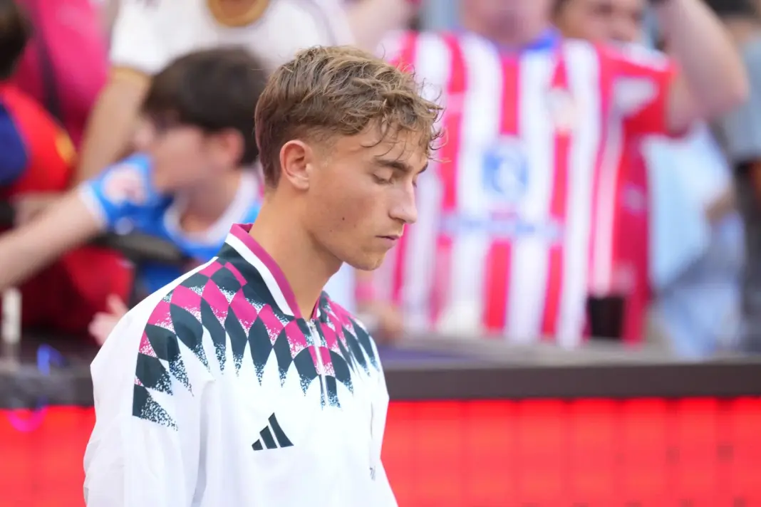 Real Madrid star Dean Huijsen learns extent of suspension after receiving red card in Atletico loss: Reports Real Madrid star Dean Huijsen learns extent of suspension after receiving red card in Atletico loss: Reports