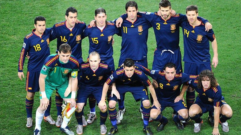 Spain's starting XI for the 2010 World Cup final: (back row, left to right) Pedro, Busquets, Ramos, Capdevila, Pique, Alonso. Front row: Casillas, Iniesta, Villa, Xavi, Puyol
