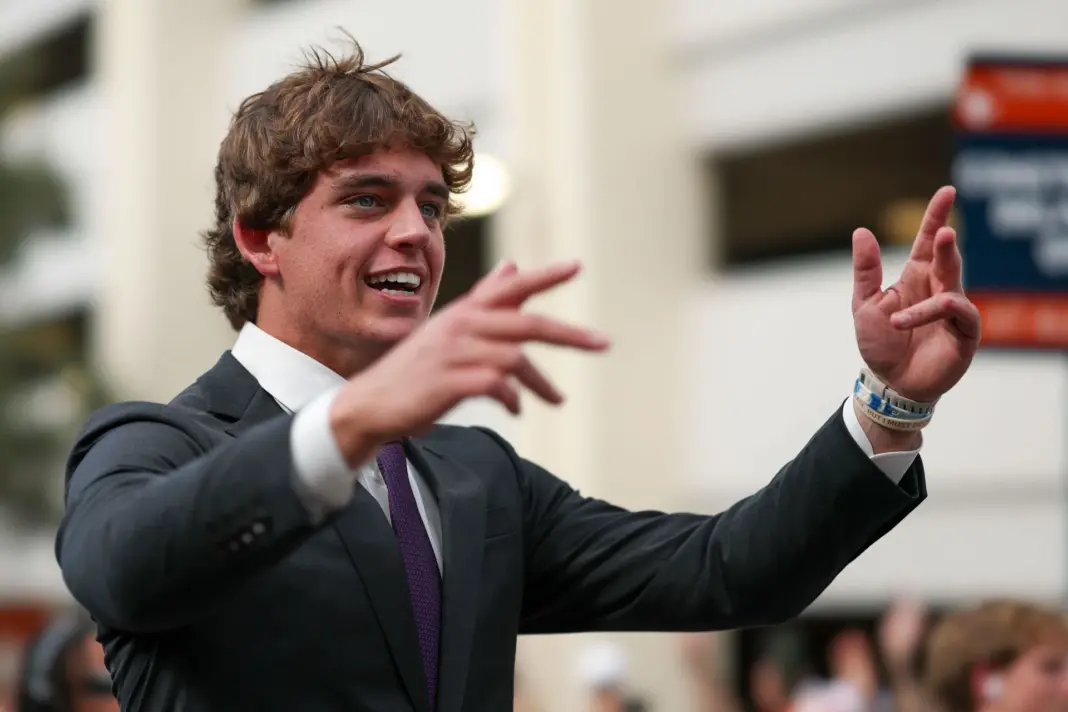 “You feel like media’s your pal”: Arch Manning gets major advice from Eli Manning over Holly Rowe controversy “You feel like media’s your pal”: Arch Manning gets major advice from Eli Manning over Holly Rowe controversy