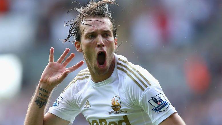 Michu celebrates