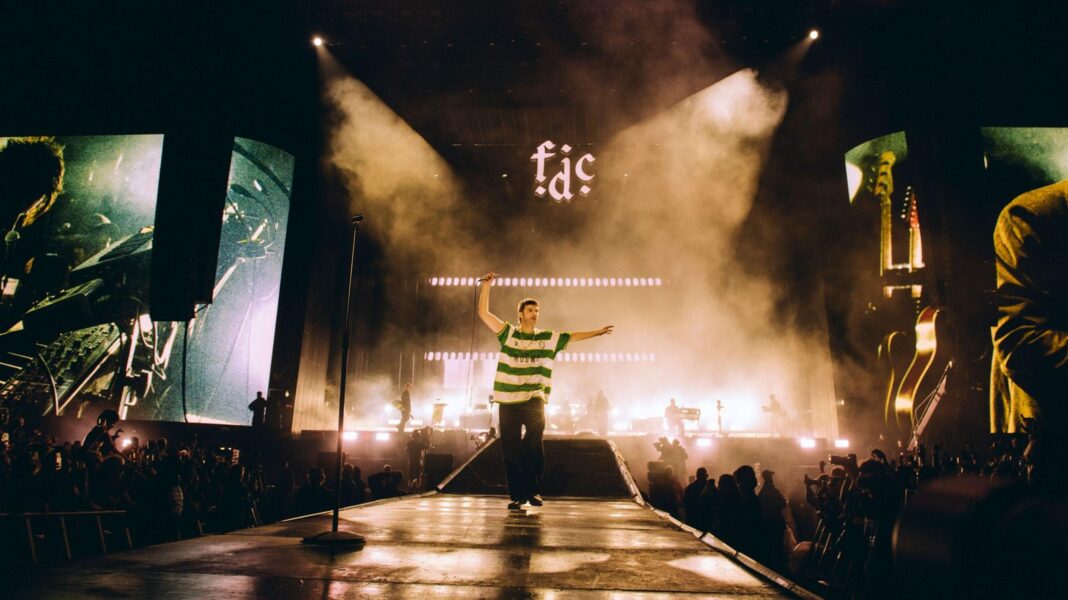 Semi-pro football club ‘in shock’ after shirt worn by Reading Festival headliners Semi-pro football club ‘in shock’ after shirt worn by Reading Festival headliners