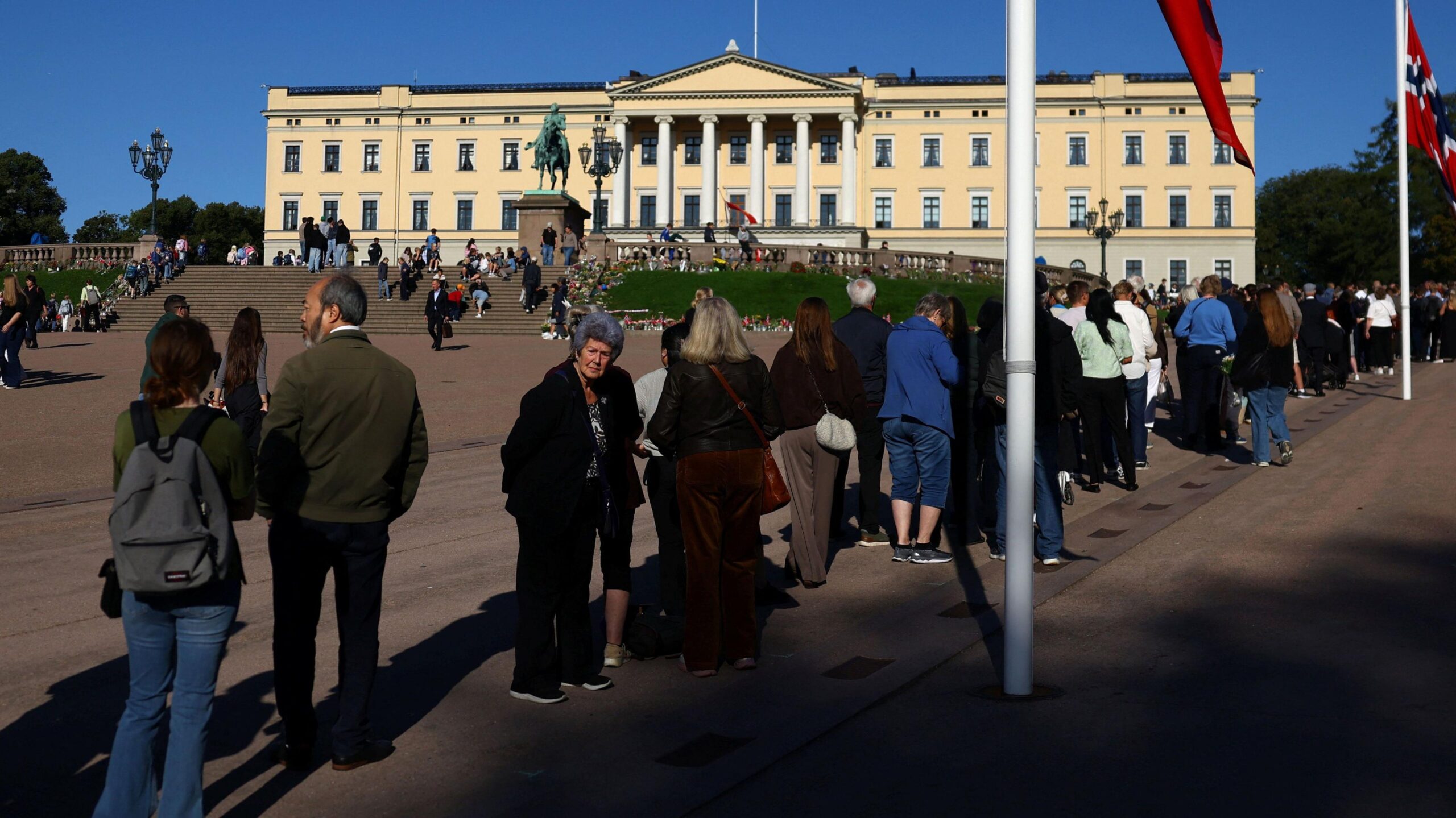 Mourners queue to pay their respects to King Harald in Oslo in Norway