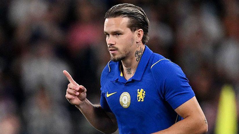 Mykhailo Mudryk of Chelsea enters the pitch as a substitute