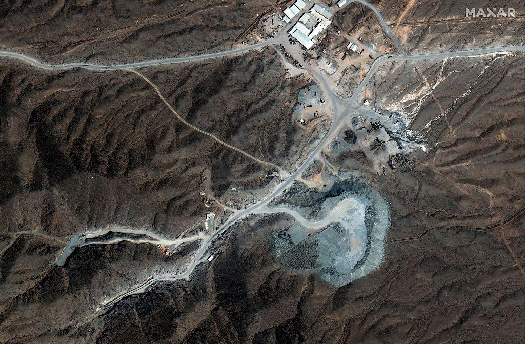 A Vantor satellite image shows tunnel construction activity and road infrastructure near the Natanz nuclear facility in the area around Pickaxe Mountain in Iran. Photo: September 2025.