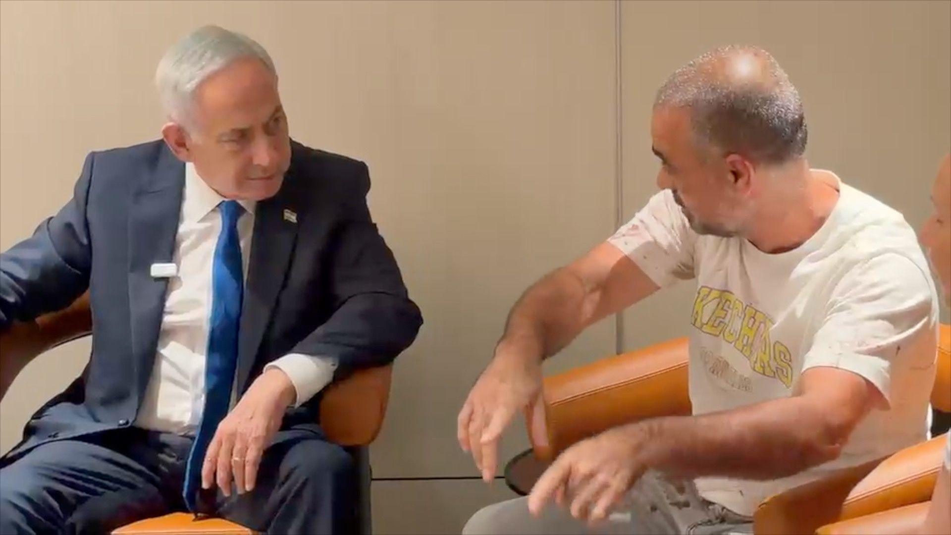 Flydubai passenger sits next to Benjamin Netanyahu