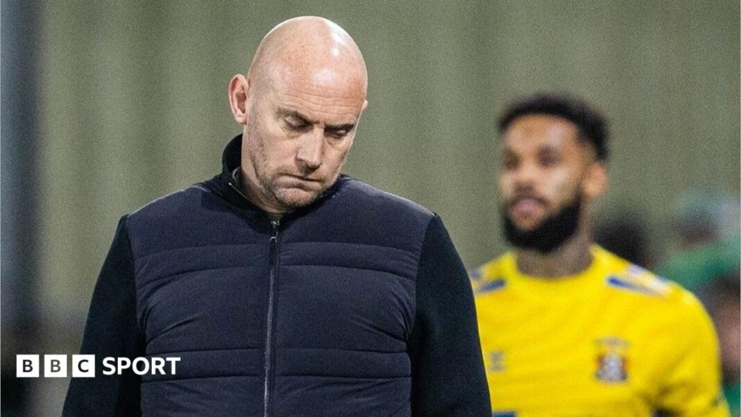 Gray sacked by Hibs after six league games Gray sacked by Hibs after six league games