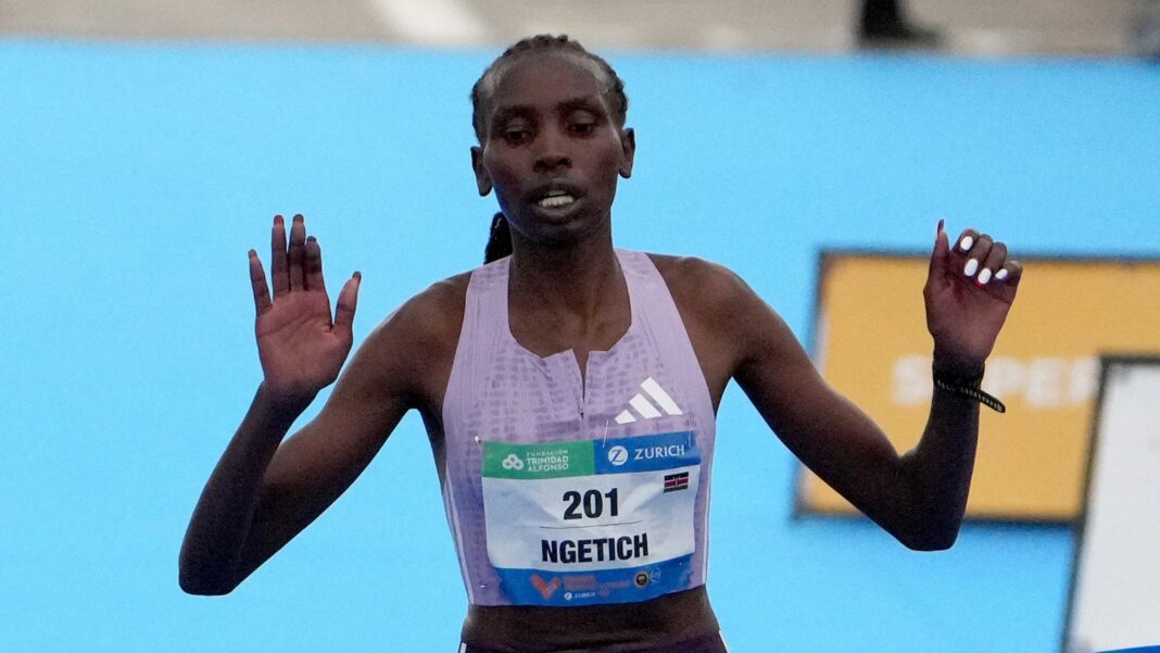 Ngetich breaks women-only half-marathon record Agnes Ngetich crossing the line at the 2025 Women's half marathon in Valencia