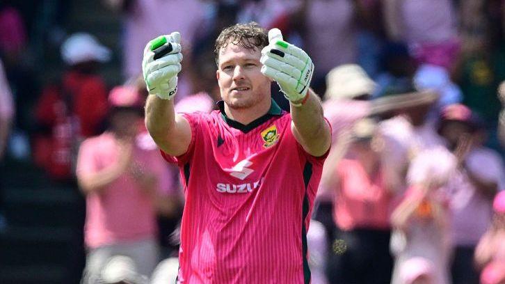 David Miller of South Africa celebrates a century v Australia
