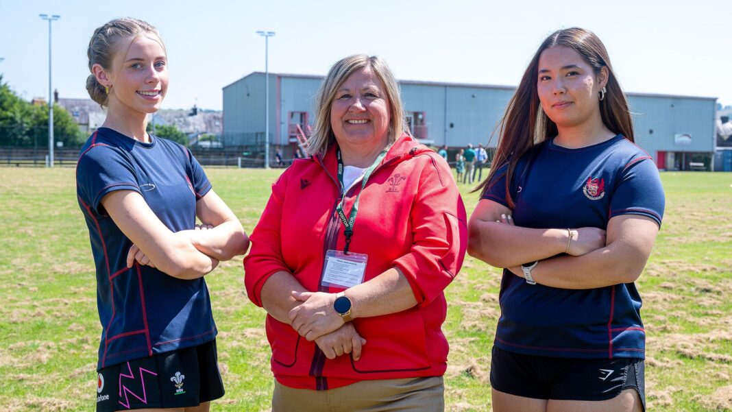 Nadine Griffiths, WRU Director of Women’s Rugby during her visit to Llandovery College