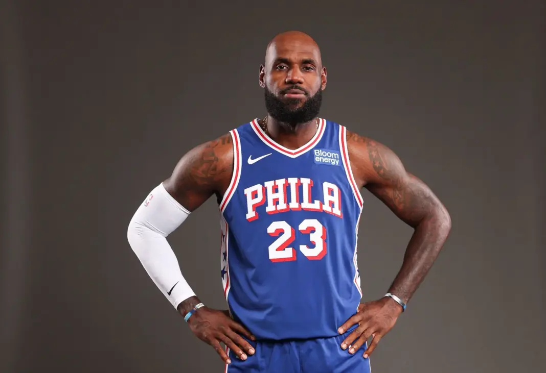 “Holy aura”, “Need a minute to get used to this” – NBA Fans Erupt As LeBron James Unveils First Look In 76ers Jersey Following Months Of Hype “Holy aura”, “Need a minute to get used to this” – NBA Fans Erupt As LeBron James Unveils First Look In 76ers Jersey Following Months Of Hype