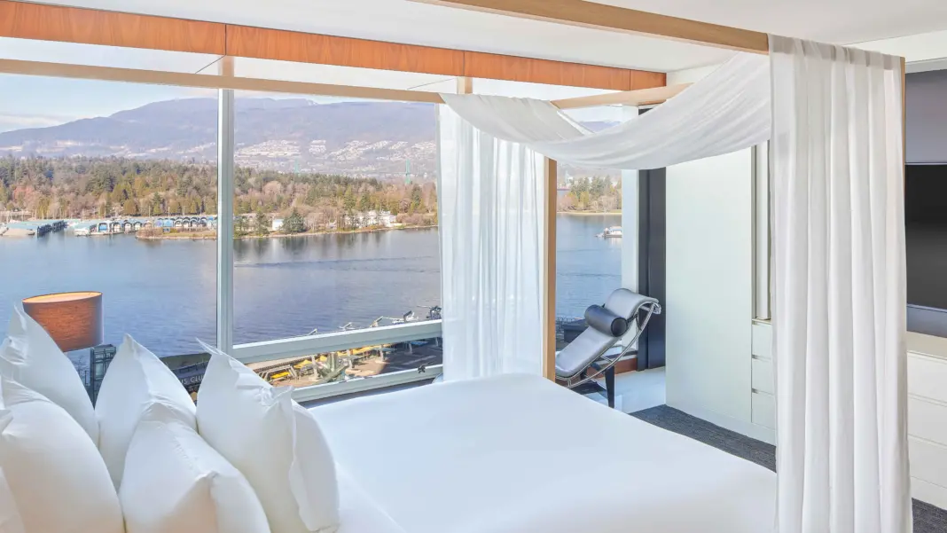 Fairmont pacificrim 1703 signatureharbourviewroom 78272 edit