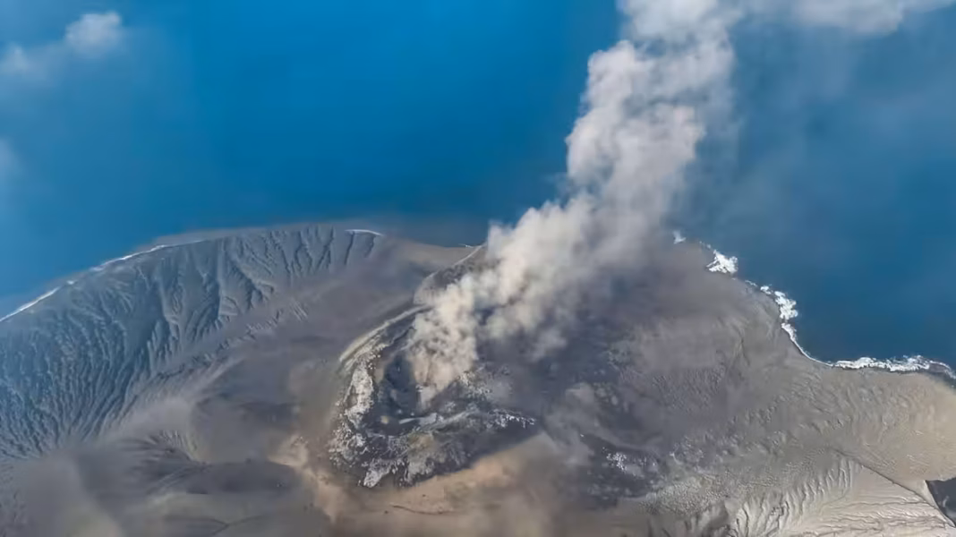 Indonesia shuts airports as volcano erupts Httpsd1e00ek4ebabms cloudfront netproductionc78fdc52 5ed7 4ef0 9167 c5ae53d6543d
