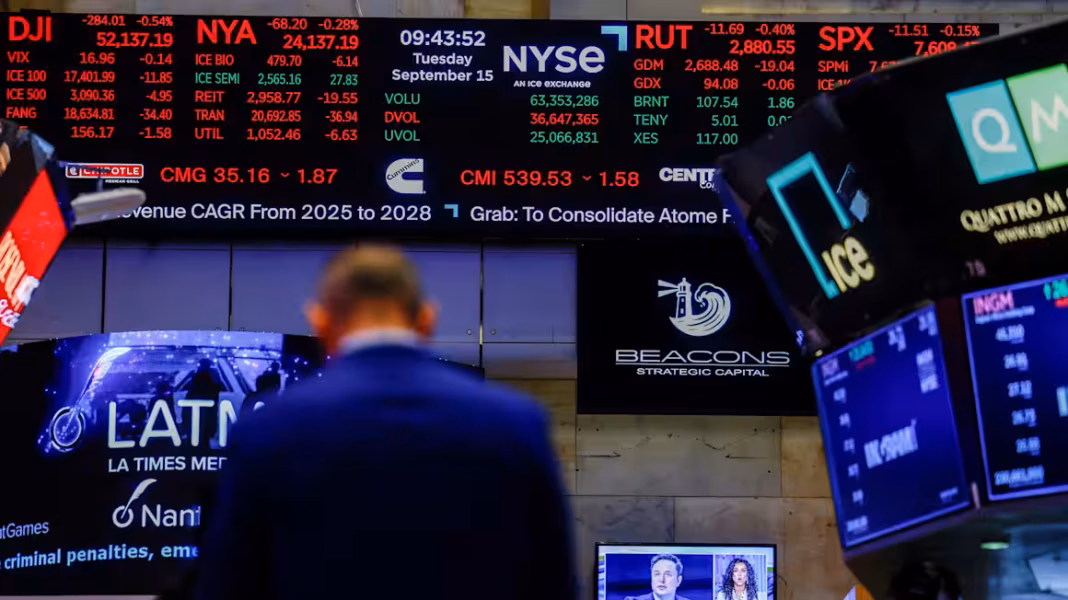 Foreign capital flows into US stocks hit record as appetite for debt fades Httpsd1e00ek4ebabms cloudfront netproductione0d918f1 a6bb 4b27 8f28 2f1c7f37f9c0