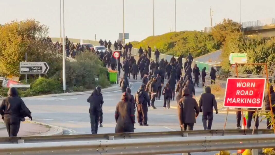 Police response to Dover protests set to come under scrutiny, as Tommy Robinson associate appears to claim credit Skynews dover protest dover 7341583