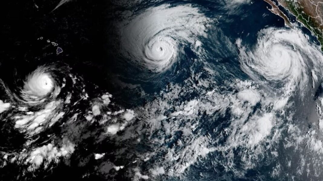 Three hurricanes in Pacific show the power of El Nino Skynews hurricane lowell hurricane karina 7341467