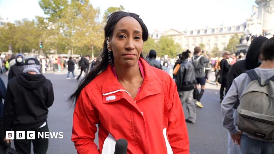Watch: ‘Mood has really shifted’ as Paris protesters clash with police image