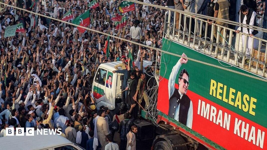 Supporters of jailed ex-PM Imran Khan march to Pakistan capital Supporters of jailed ex-PM Imran Khan march to Pakistan capital