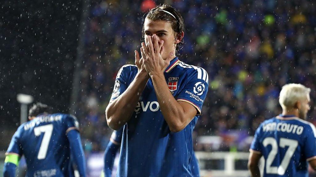 Nico Paz celebrates