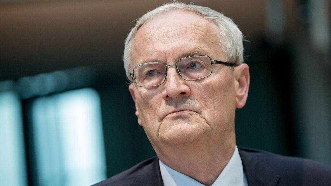 Former German spy chief arrested for espionage and treason August Hanning in BerlÃn in 2015. He is wearing a suit and looking forward.