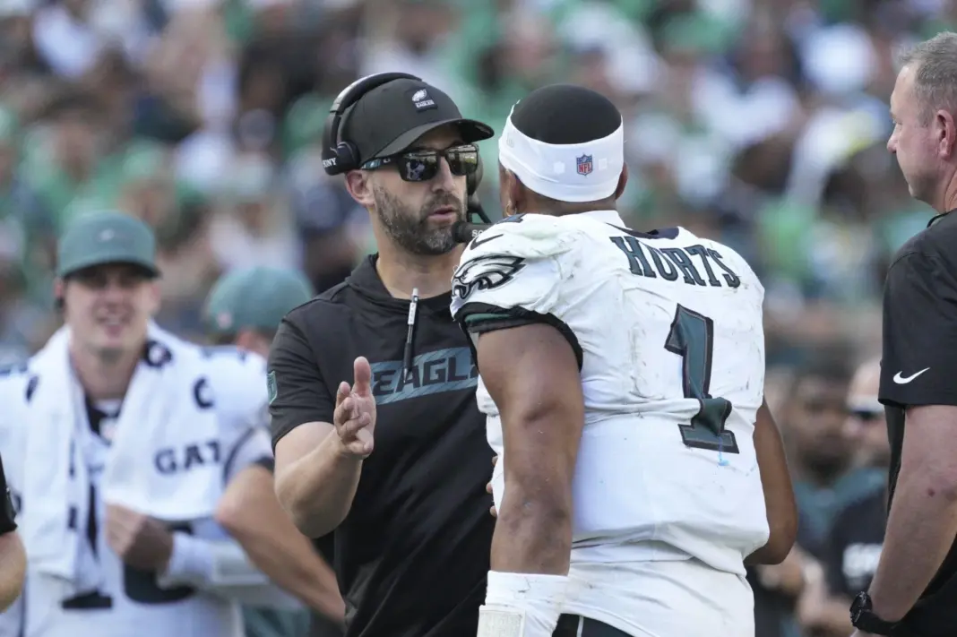 “Disgusting” “Circus clown”: NFL fans react as Nick Sirianni gets “backed into a corner” with Jalen Hurts health questions “Disgusting” “Circus clown”: NFL fans react as Nick Sirianni gets “backed into a corner” with Jalen Hurts health questions