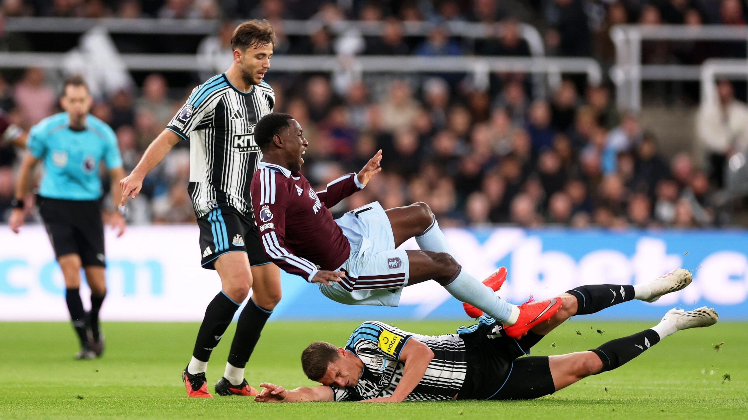Sven Botman slides in on Nicolas Jackson