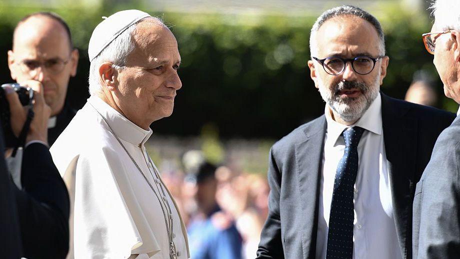 The Pope pictured as he arrived at the Gemelli Hospital.