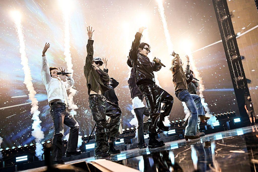 BTS performing