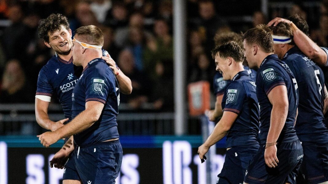 Edinburgh top URC after bonus-point win over Zebre Edinburgh celebrate a try in their win over Stormers