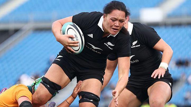 Kaipo Olsen-Baker carries