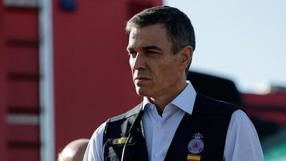 Pedro Sánchez, the Prime Minister of Spain attends near the scene of a train crash on October 28, 2026 near Los Yébenes, Toledo, Spain