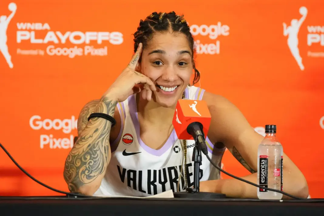 “Stop acting like you’re a villain”, “She’s such a crybaby” – WNBA Fans Slam Gabby Williams Over Salty Media Response Despite Receiving Praise “Stop acting like you’re a villain”, “She’s such a crybaby” – WNBA Fans Slam Gabby Williams Over Salty Media Response Despite Receiving Praise