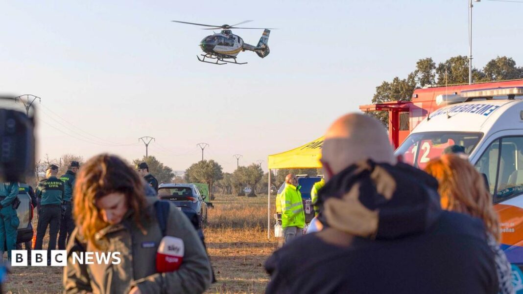 Audio reveals exchanges between control centre and drivers before deadly Spain train crash Audio reveals exchanges between control centre and drivers before deadly Spain train crash