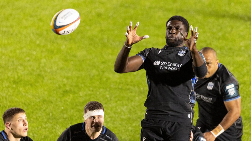 Jare Oguntibeju catches a lineout for Glasgow