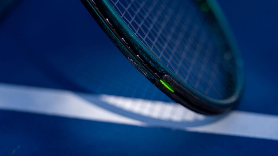 Tennis racquet