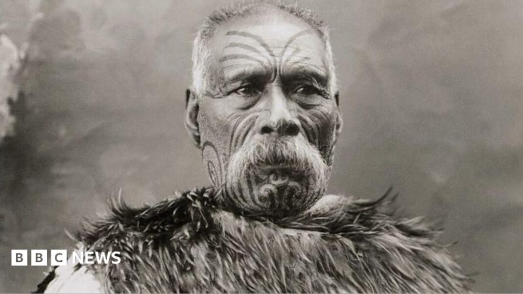 Ceremony marks return home of kiwi feather cloak Ceremony marks return home of kiwi feather cloak