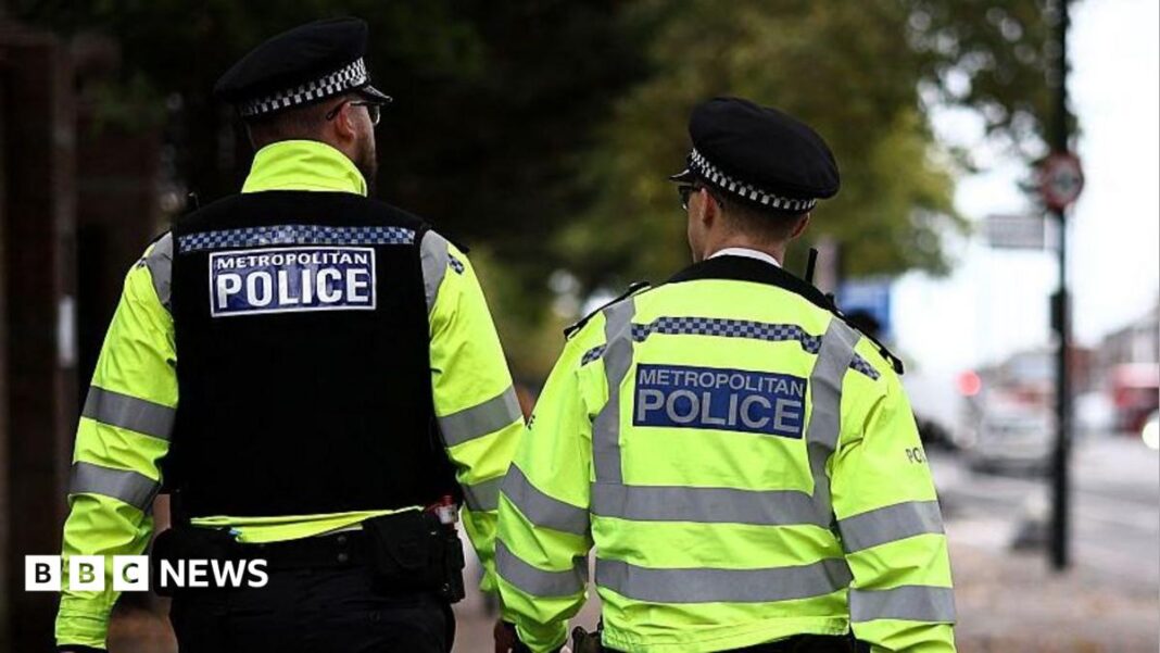 Five arrested for inciting racial hatred outside Jewish group’s headquarters, says Met Five arrested for inciting racial hatred outside Jewish group’s headquarters, says Met