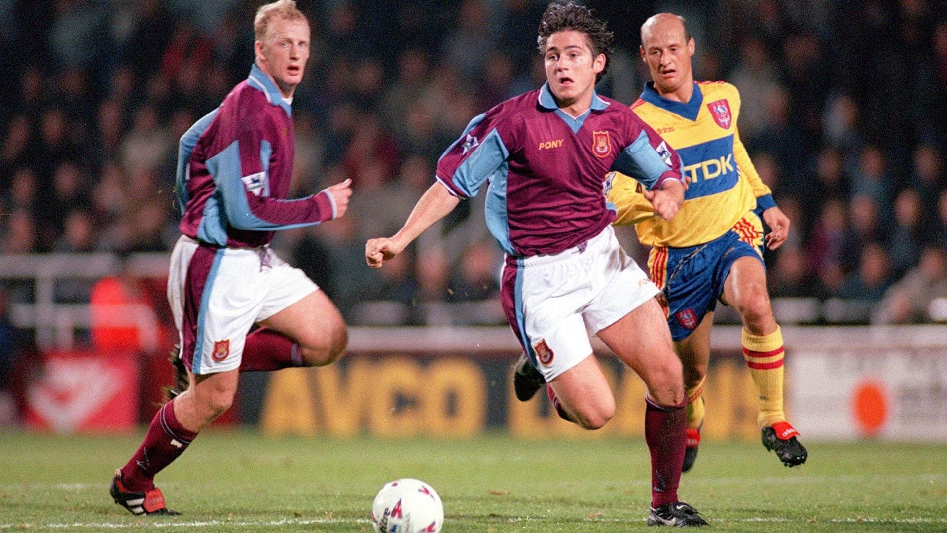 Frank Lampard playing for West Ham