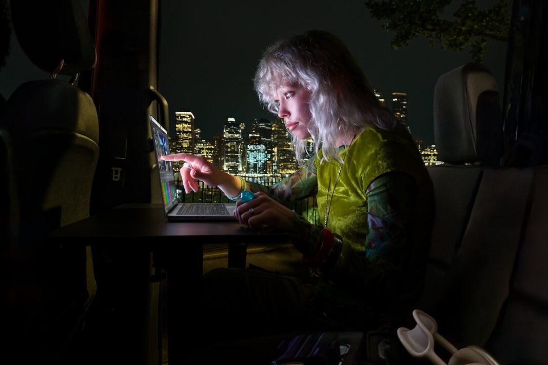 Apple’s touchscreen MacBook Pro pushes laptop pricing to a new extreme image