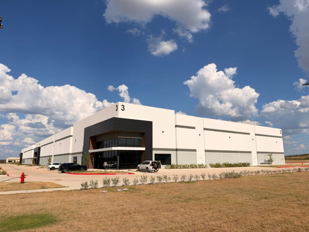 Ambrosia Energy will build a 10 GWh factory in Texas to make batteries for off-grid data centers image