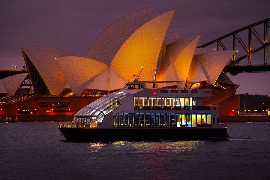 dinner cruise around sydney australia