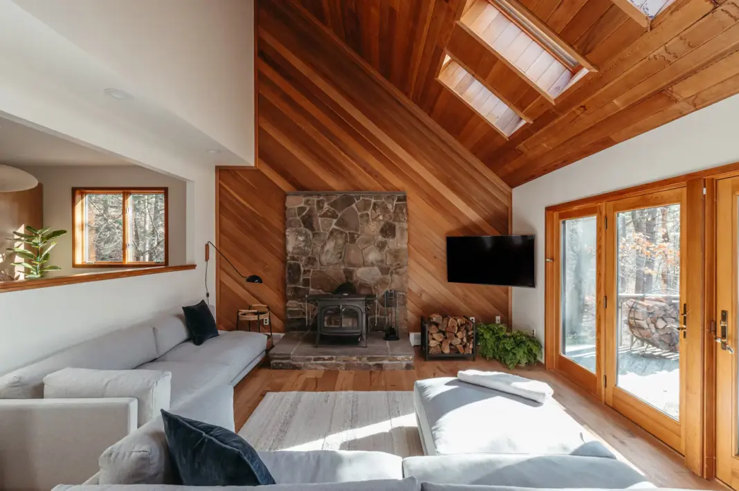 17 Stylish, Woodsy-Chic Catskills Airbnbs for Every Season Catskill airbnb lede 6c4dcdc7 19e0 46f8 9fda 3369bb6fbd5a