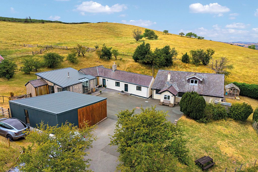 Houses for sale in elevated locations: Ty Fry &amp; Ty Fry Isaf, Peniel, Denbigh, Denbighshire