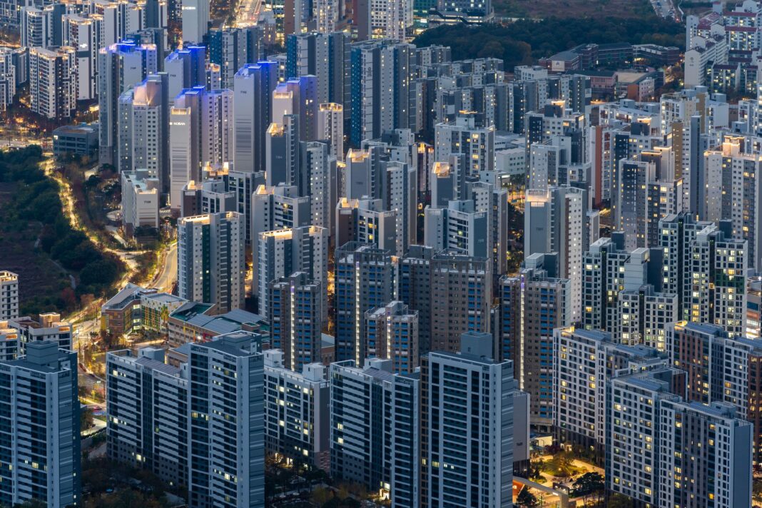 Global property market stagnates – can it make a recovery? image