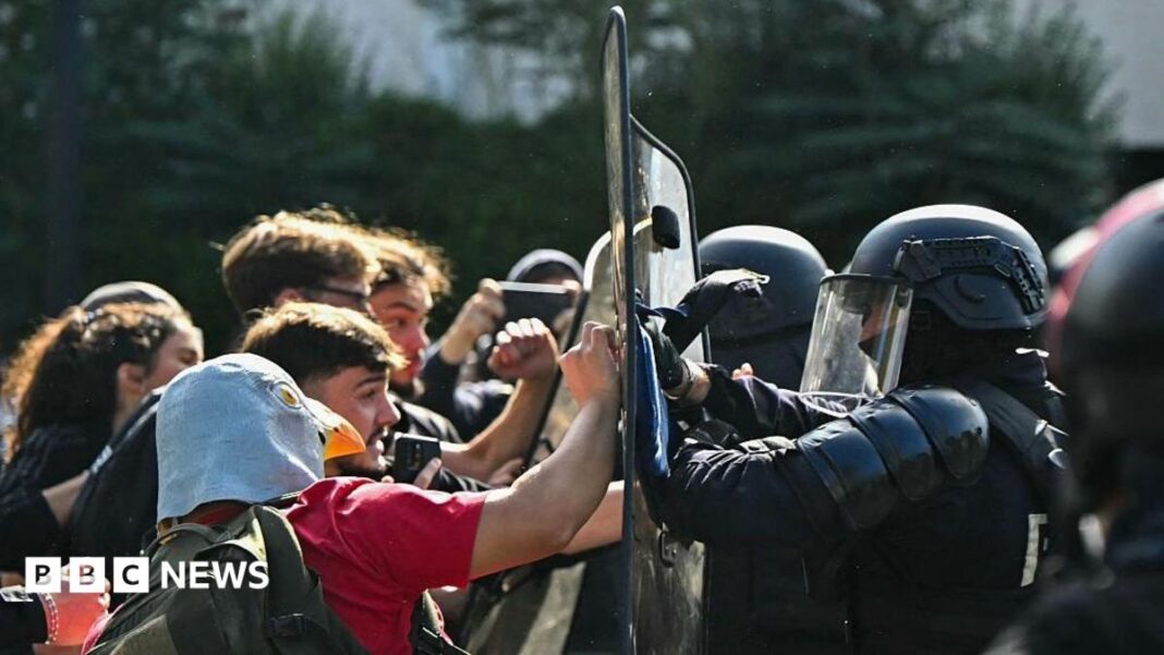 School protests send shivers down French government’s spine School protests send shivers down French government’s spine