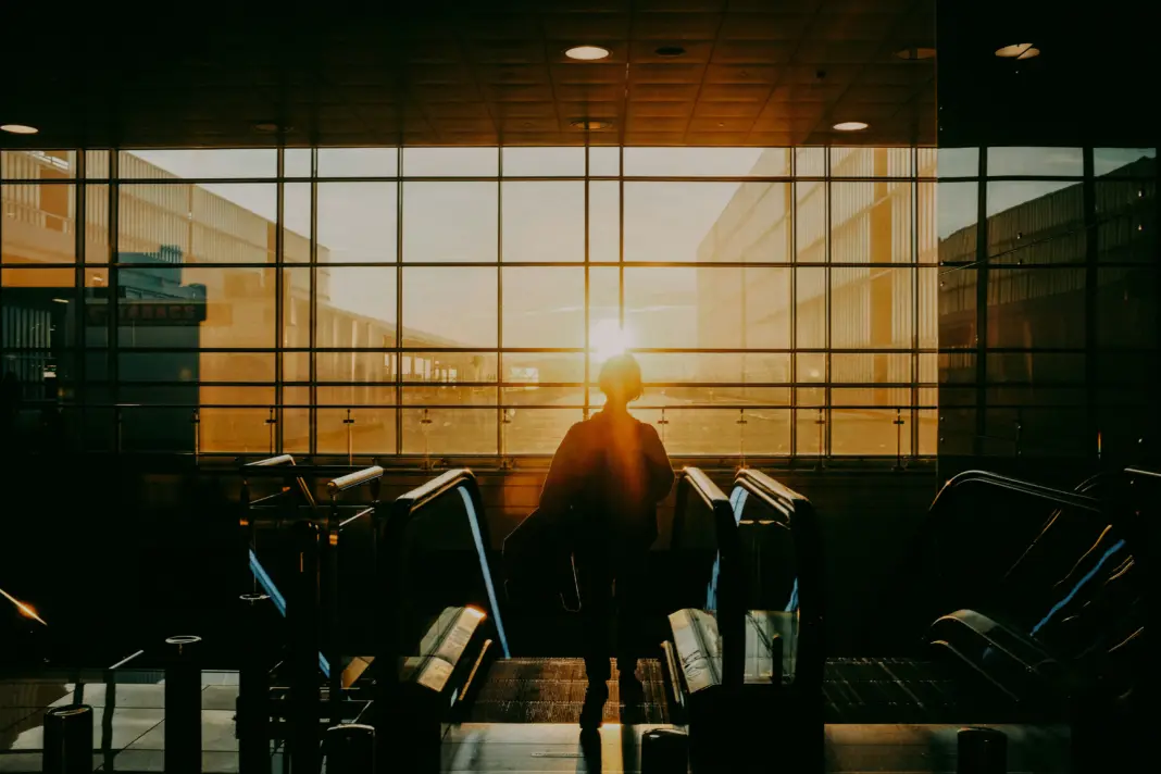 The Golden Rules of Airplane Etiquette—Because We Have Simply Seen Enough Alex alvarez ltcnpyijprg unsplash